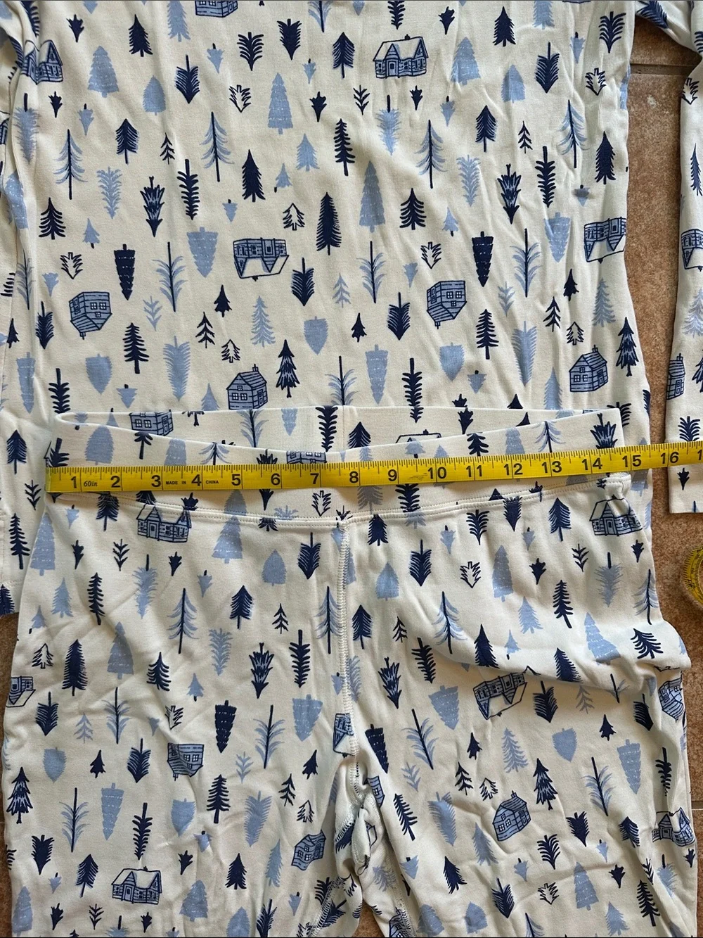 Duluth Trading Co Cream and Blue Winter Woodland Print Women’s Pajama Set - Picture 6 of 9